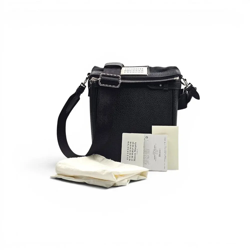 Maison Margiela Men's Shoulder Bag Black Leather Crossbody Bag - NWT $1800